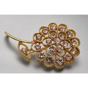 Vintage Gold Tone Rhinestone Flower Brooch – Pink Crystal Floral Pin